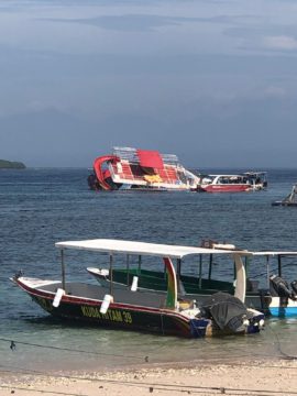 bali tourist boat sinks